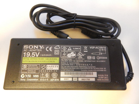 یونیورسال آداپتور و شارژر لپ تاپ و نوتبوکهای سونی