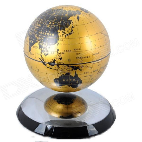 کره زمین معلق در هوا شگفت انگیز روی آینه محدب